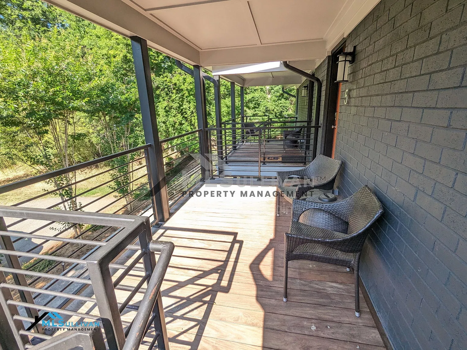 2 bed, 1.5 bath, 900 sqft, $2,200 — Photo 2