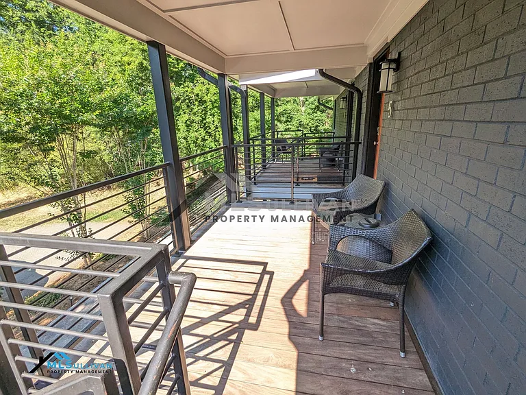 144 E Tryon St #3 — Photo 2