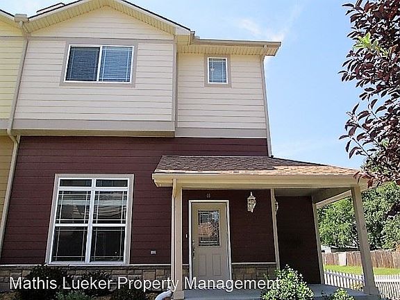 2nd image of 40 Fuller Cir