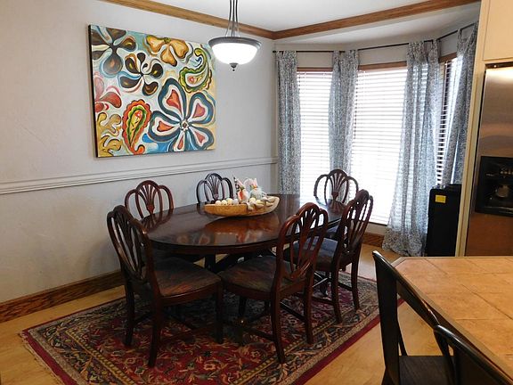 4th image of 1814 W Avenue D