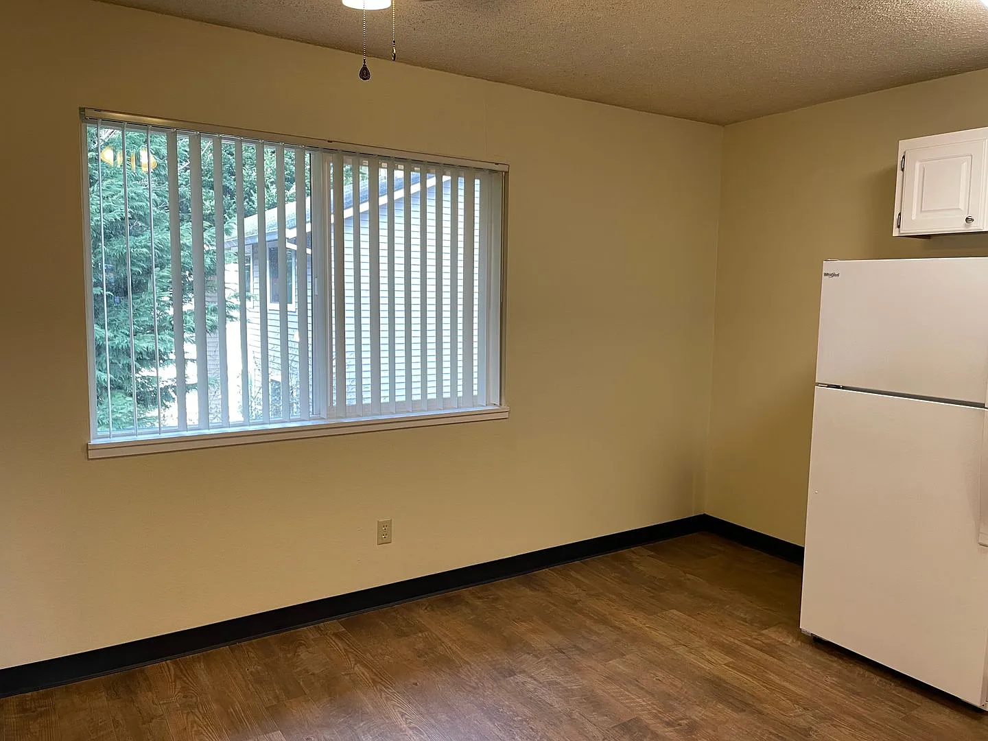 Meldrum Place Apartments — Photo 3