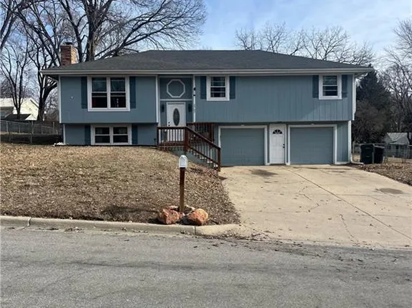 2707 Wilson Ave, Leavenworth, KS 66048