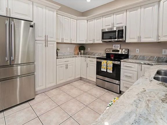 5th image of 4256 Andover Cay Blvd