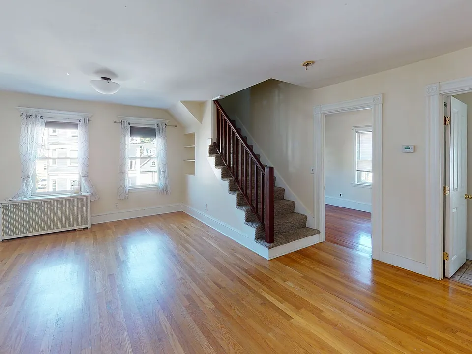 49 Fairbanks St #2