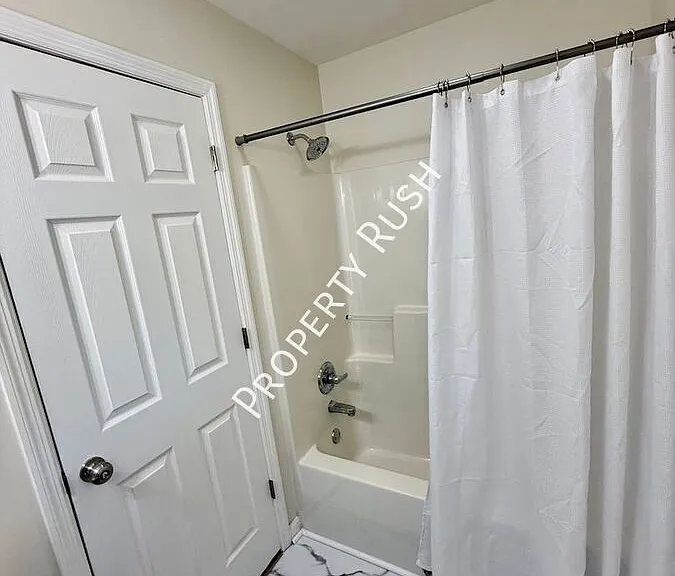 709 N Holly St — Photo 26