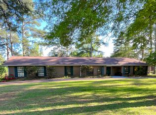 1729 Pinehill Ln, Raymond, MS 39154