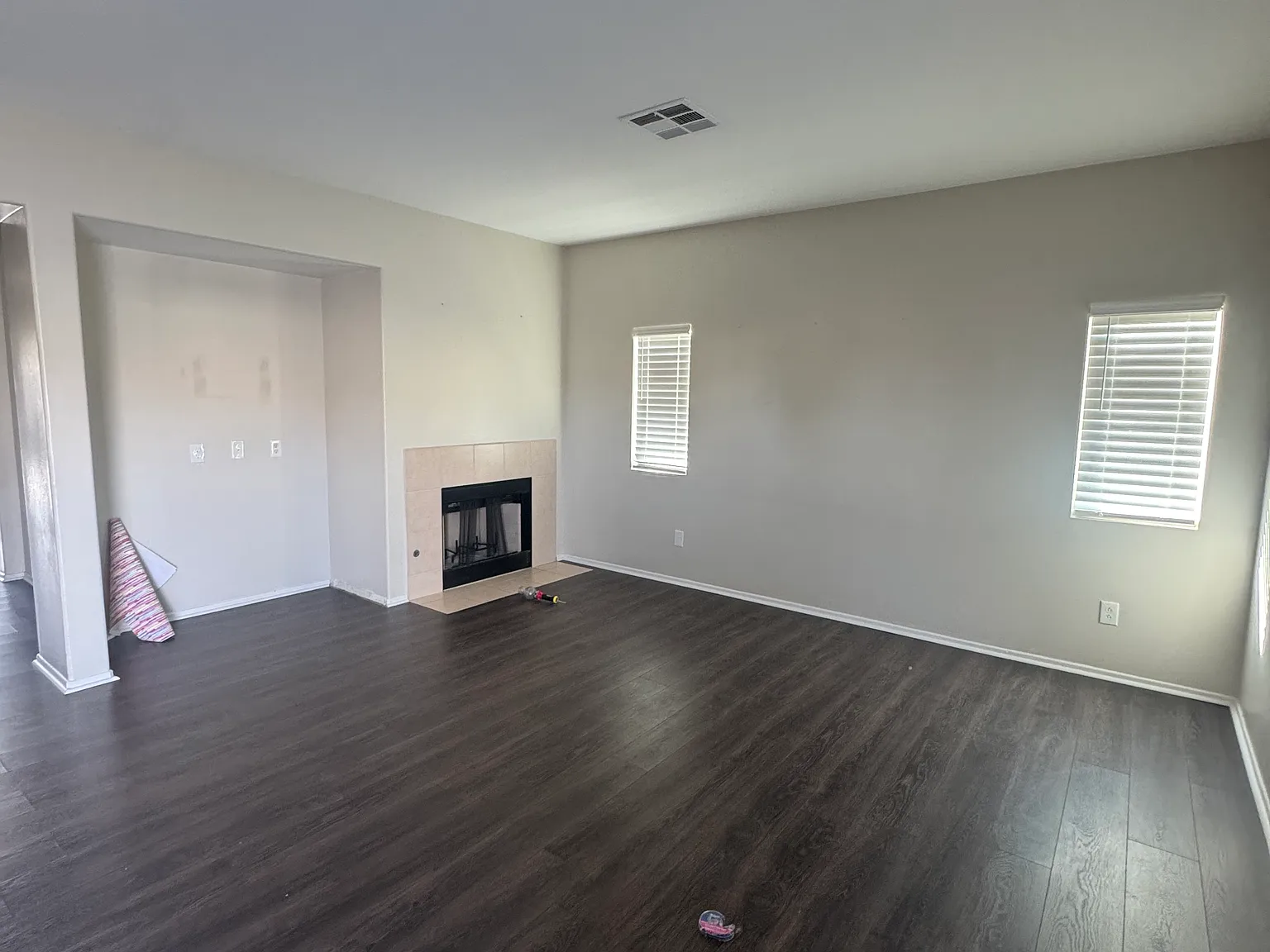 5 bed, 2348 sqft, $2,900 — Photo 4