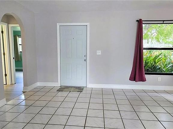 5th image of 1031 Averly ST