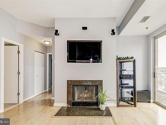 5th image of 7500 Woodmont Ave #S1217