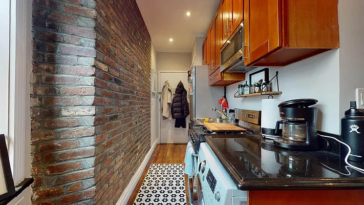 Rented by Bond New York | media 8