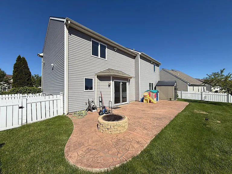 611 River Rock Pass — Photo 27