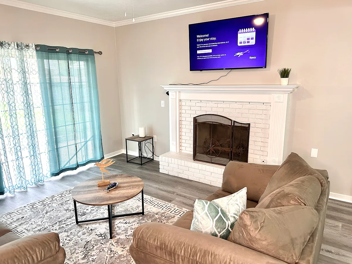 Building Photo - 301 Pelahatchie Shore Dr