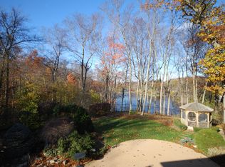 4 Saddle Rd, Saint James, NY 11790