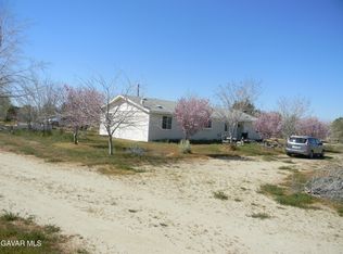 16846 E Avenue T, Llano, CA