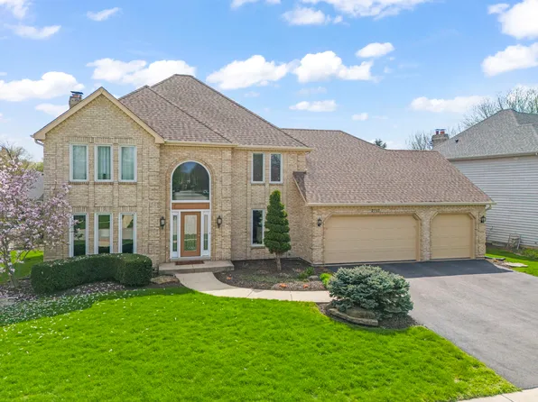 2717 Newport Dr, Naperville, IL 60565