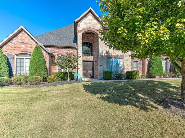 3351 Oak Tree Dr, Centerton, AR 72719
