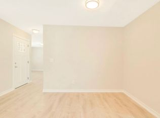 318 E Palmer Ave, Addison, IL 60101