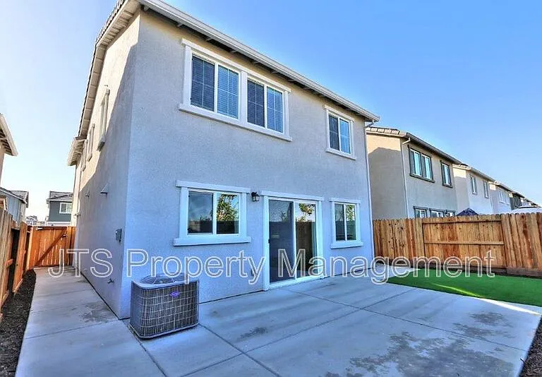 2097 Shady Tree Cir — Photo 67