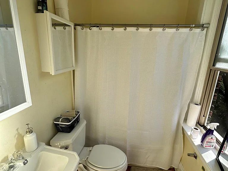 2317 Flora St — Photo 10