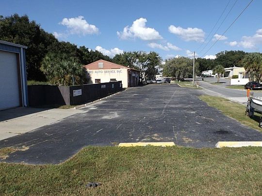 5th image of 761 Carpenter Ave
