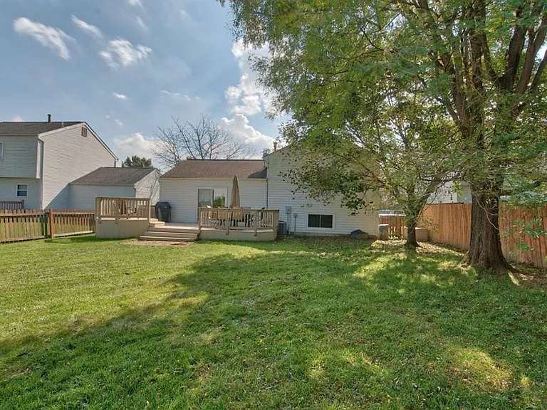 1846 Maroon Dr — Photo 3
