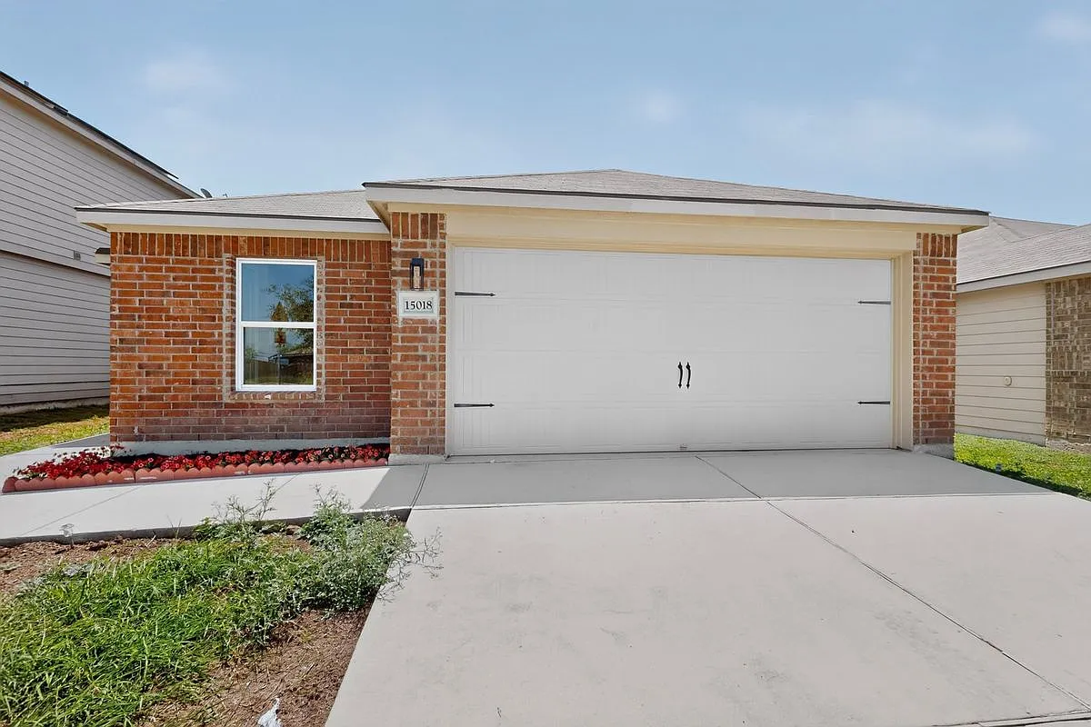 4 bed, 2.0 bath, 1793 sqft, $1,695 — Photo 1
