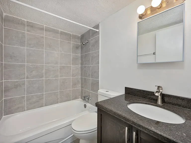 221 Melvin Ave — Photo 18