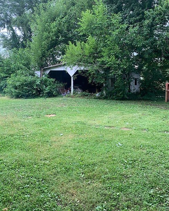 2nd image of 655 Pell St