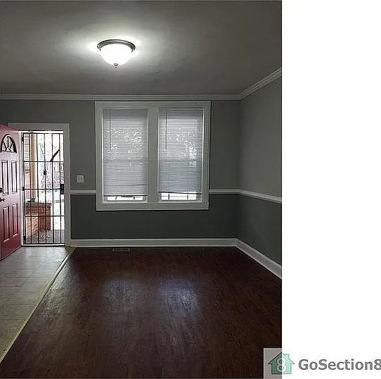 1099 N Kenwood Ave