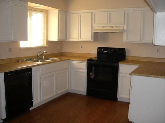 3rd image of 18 Bishopgate Ct