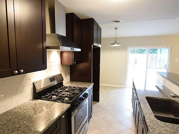 4th image of 1510 Lorrie Dr