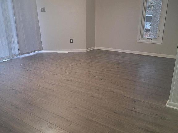 5th image of 1104 N Parkway APT 17