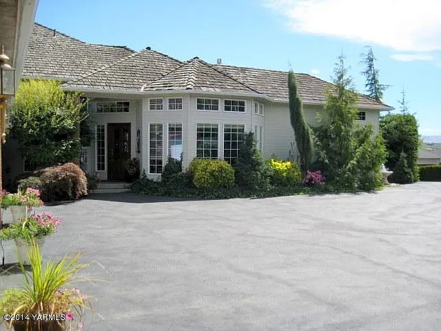 221 N 99th Ave photo 1