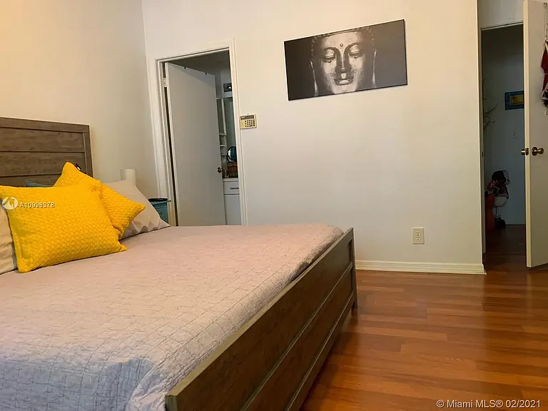 1001 Sorrento Dr — Photo 7