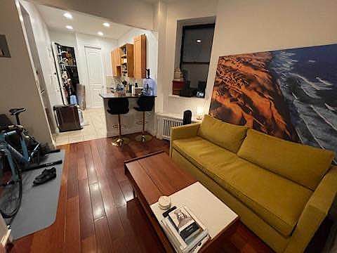 4th image of 348 W 49th St APT 1C