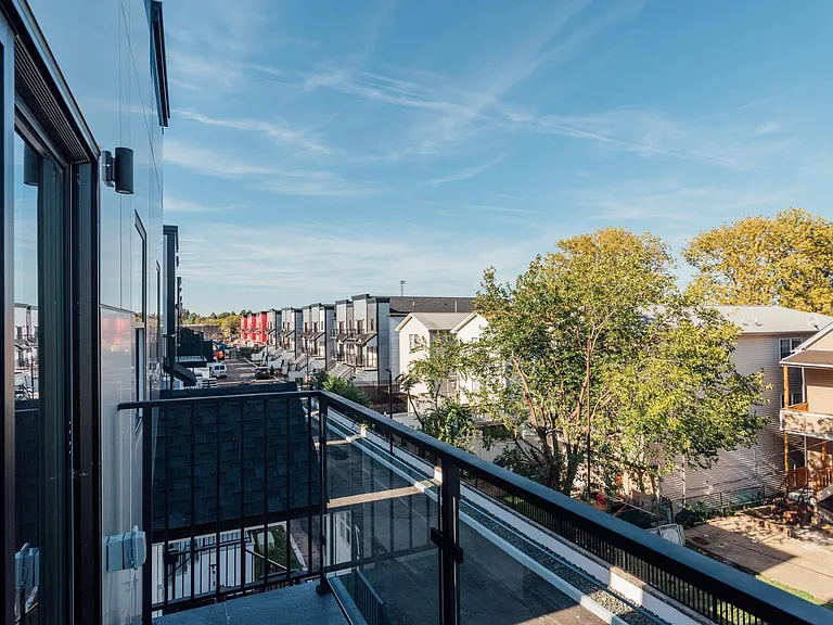 746 Seaport Dr #2 — Photo 40