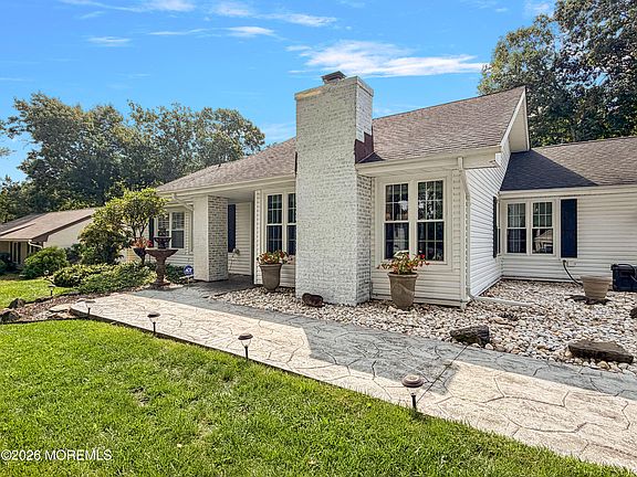 2nd image of 13 Yorkshire Drive