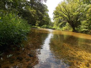 595 Pineview Rd, Linden, TN 37096