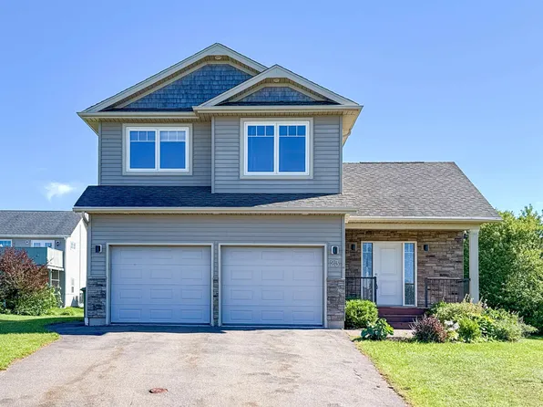 23 Devonshire St W, Charlottetown, PE C1E 0E7