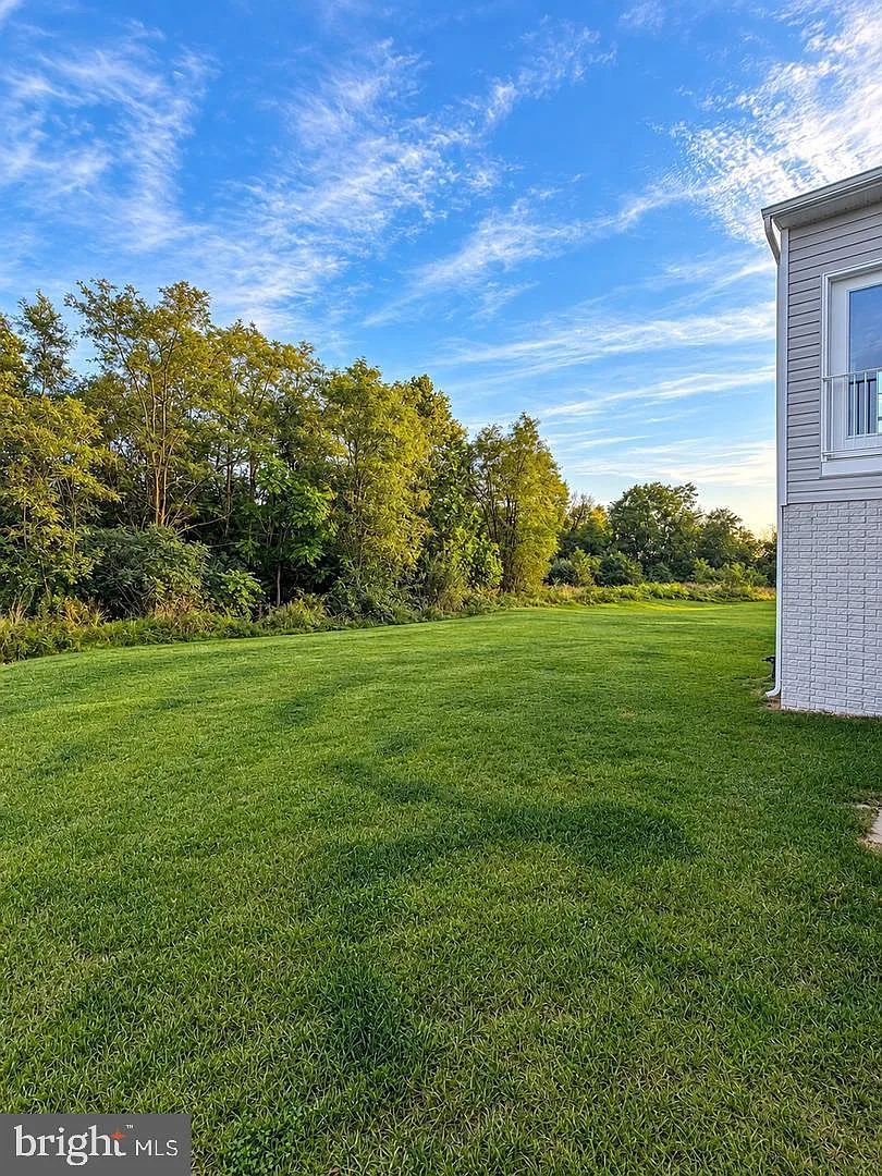 4 bed, 2.5 bath, 2655 sqft, $3,000 — Photo 4
