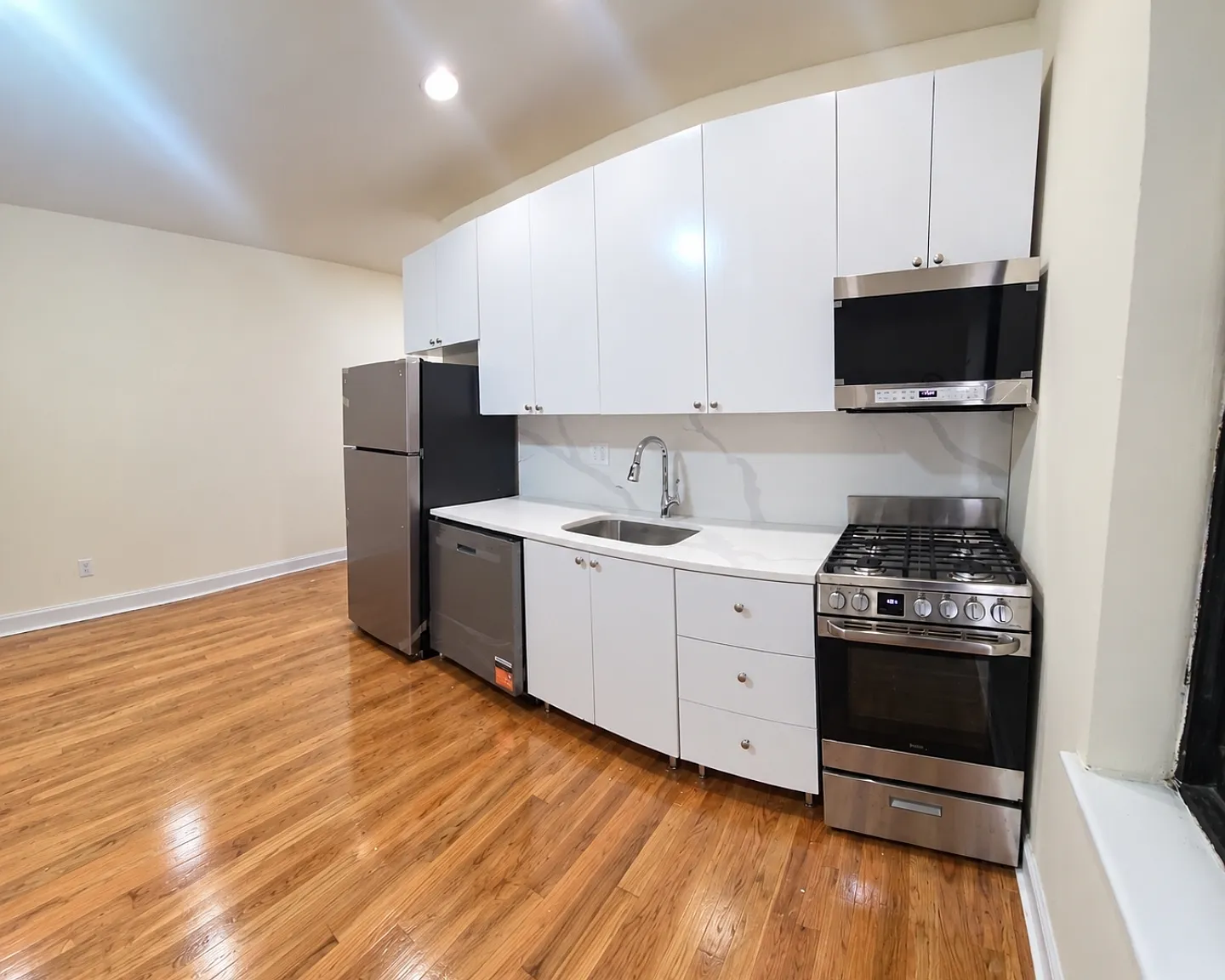1 bed, 500 sqft, $1,875 — Photo 2