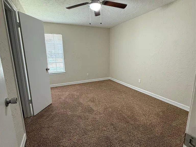 2716 Pine Cone Ln — Photo 17