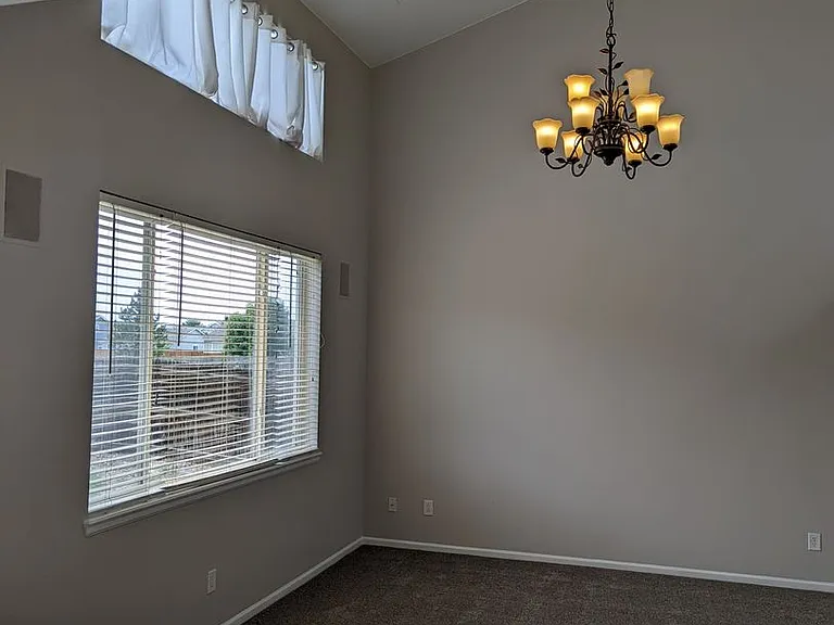 340 Andrew Dr — Photo 7