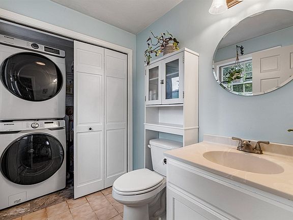 3rd image of 488 Pleasant St