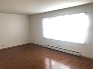 345 Silver St APT 1, Elgin, IL 60123