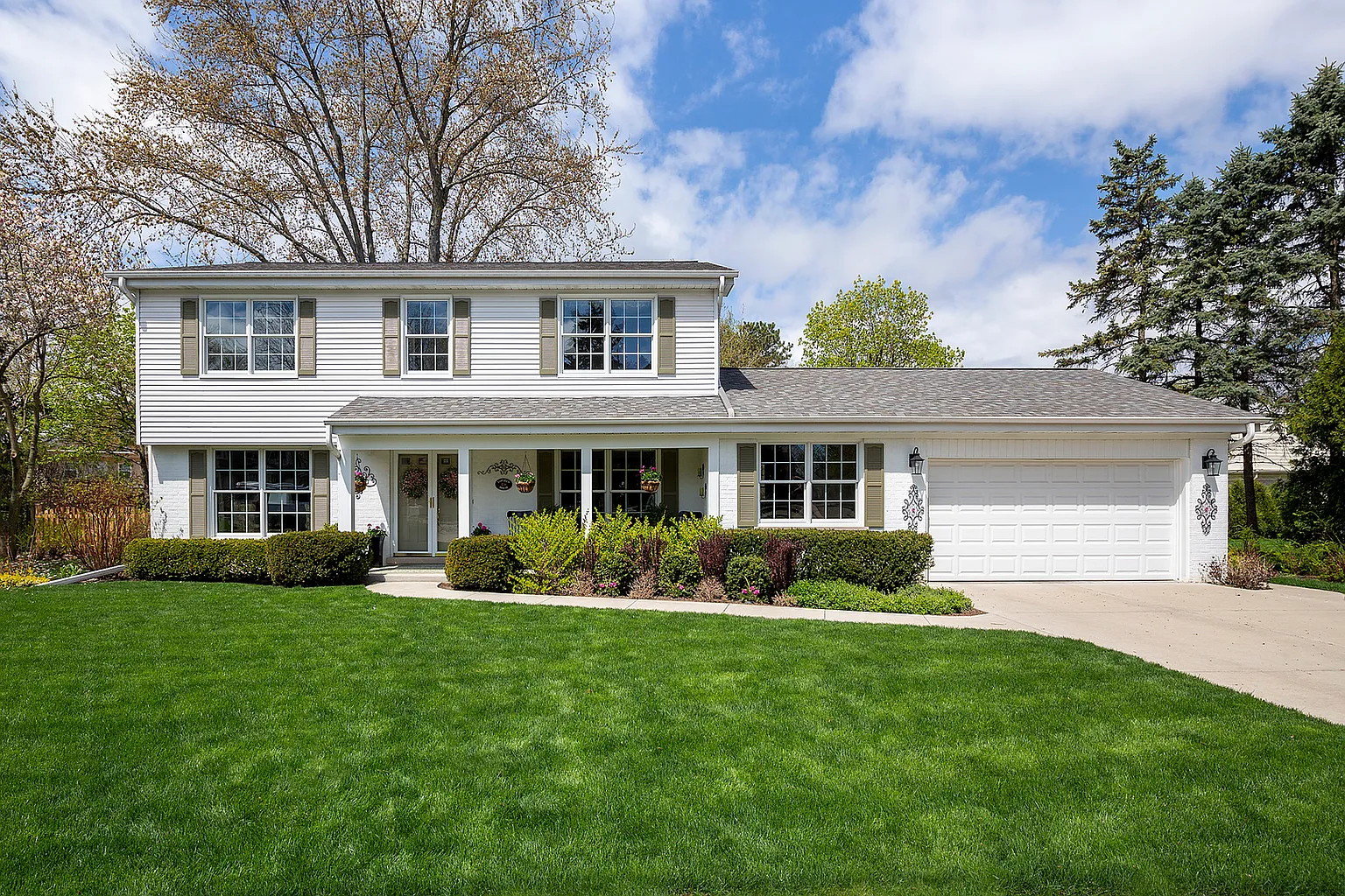1116 Crestwood Dr photo 1