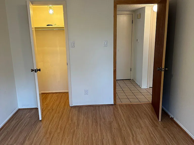 701 The High Rd #A — Photo 21
