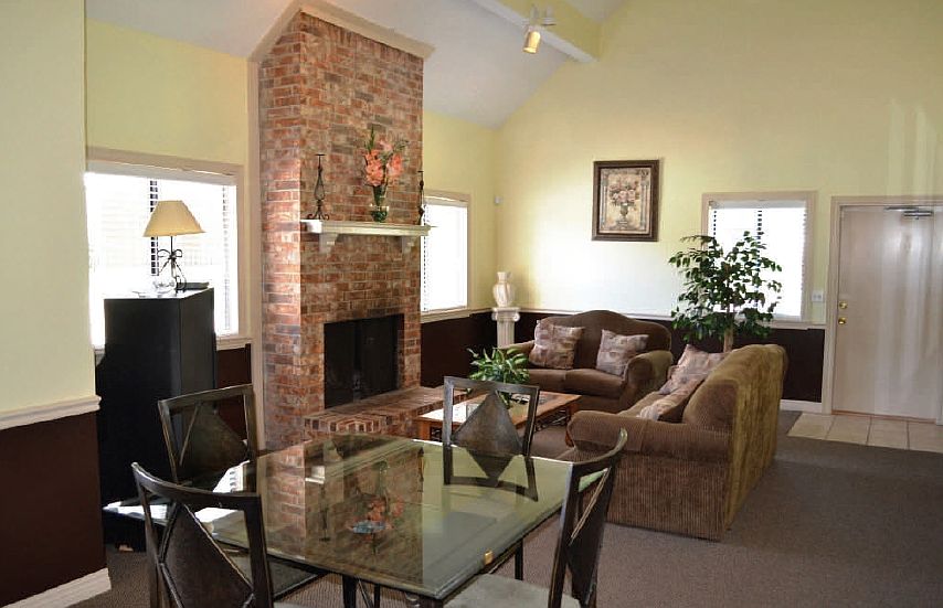 Community Room - Farmington Place Apartments