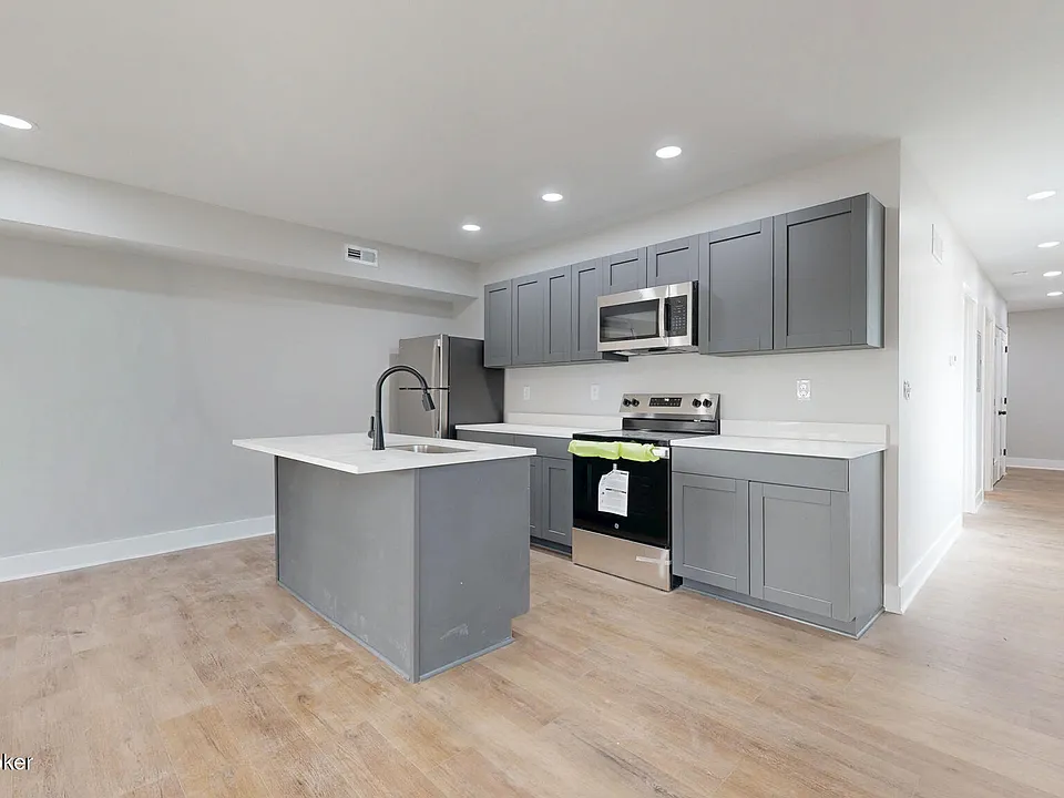 116 Bauer Ave #201