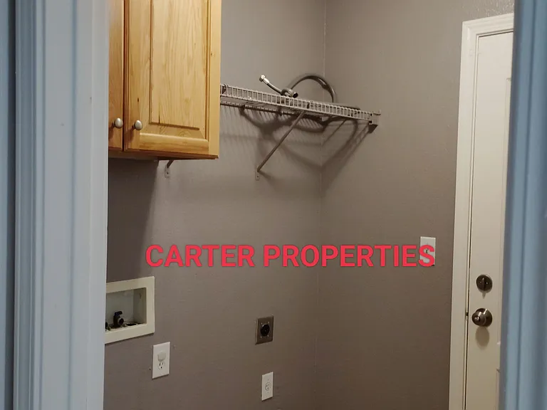 4437 Giselle Ln — Photo 10